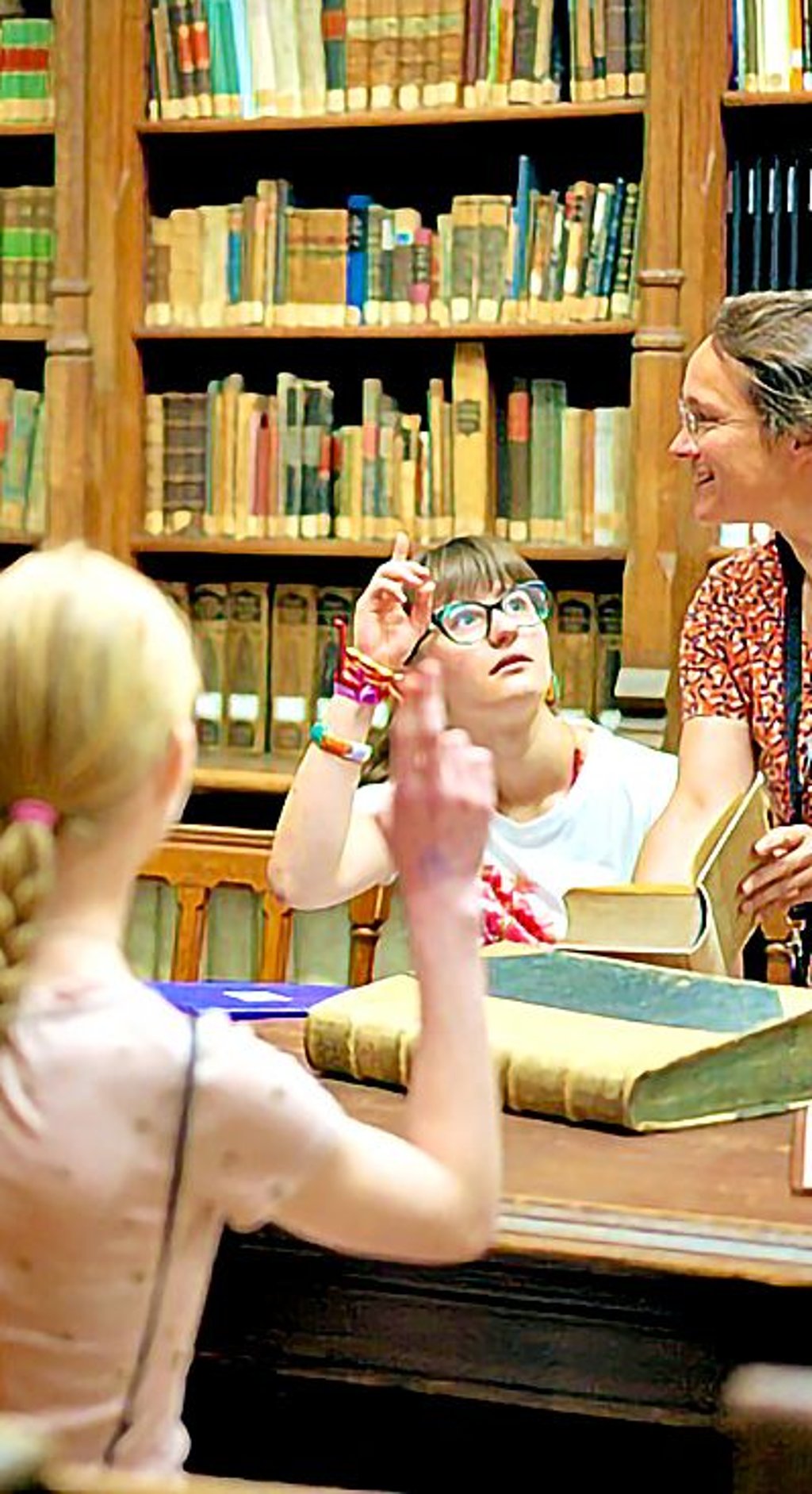 Schulsozialarbeiter helfen Schülern, die  Probleme, etwa zu Hause, haben. 