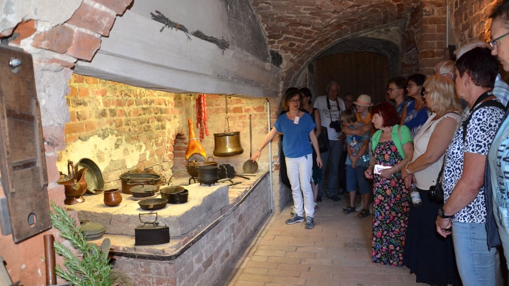 Der erhaltene Schlosstrakt der einstigen Zerbster Fürstenresidenz ist ein Besuchermagnet. Besondere Resonanz erleben stets die Sonderführungen durch die Kellerräume, wo sich die Schlossküche befindet.