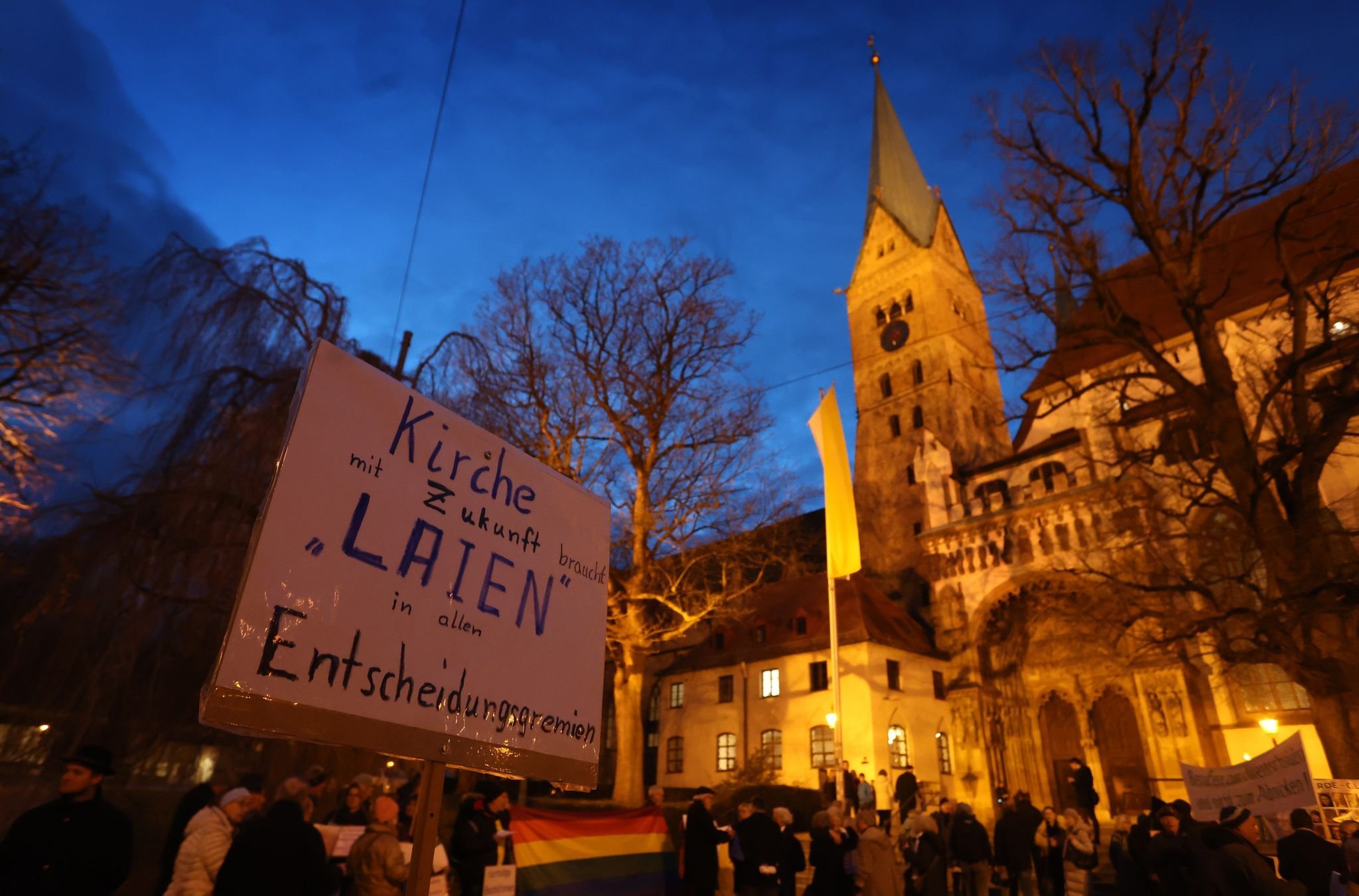 „Wir sind Kirche“: Drei Jahrzehnte Kampf für Reformen in der Kirche