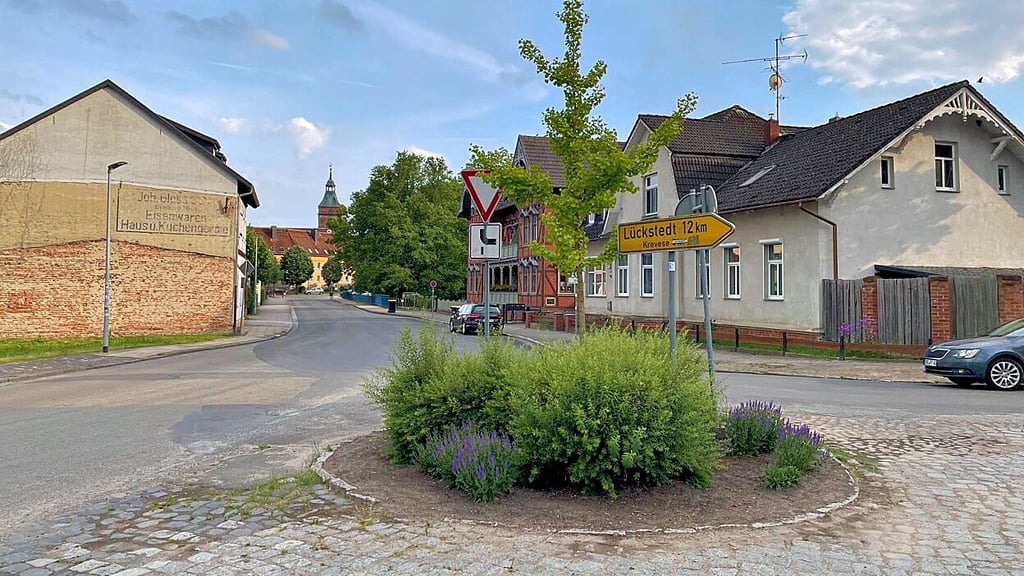 Die Kreuzung Krumker Straße Ecke Seehäuser Straße in Osterburg soll für über eine Million Euro umgebaut werden.