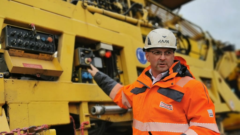 Michael Lehmann von STRABAG Rail überwacht die Bahn-Arbeiten zwischen Halberstadt und Wernigerode. Nach zwei Wochen Sperrung&nbsp; im Harz steht der Termin für die Freigabe fest