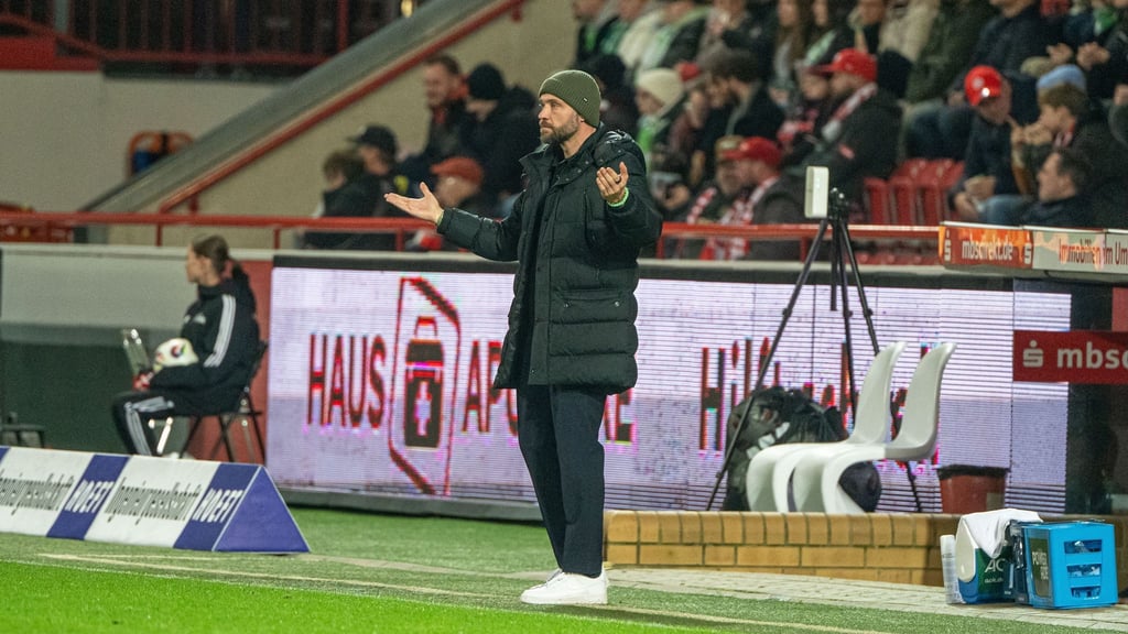 Union Berlins Trainer Stephan Lerch muss lange auf seine Spielerin Korina Janez verzichten. (Archivbild)