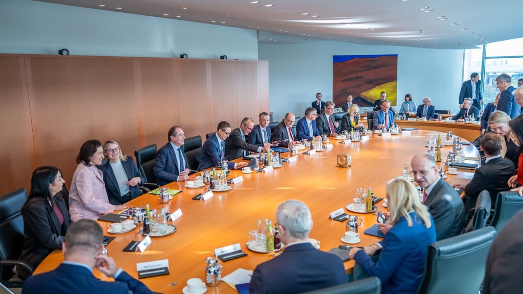 Jeden Mittwoch trifft sich das Bundeskabinett. Dieses Mal soll es vor allem um Bürokratieabbau gehen.