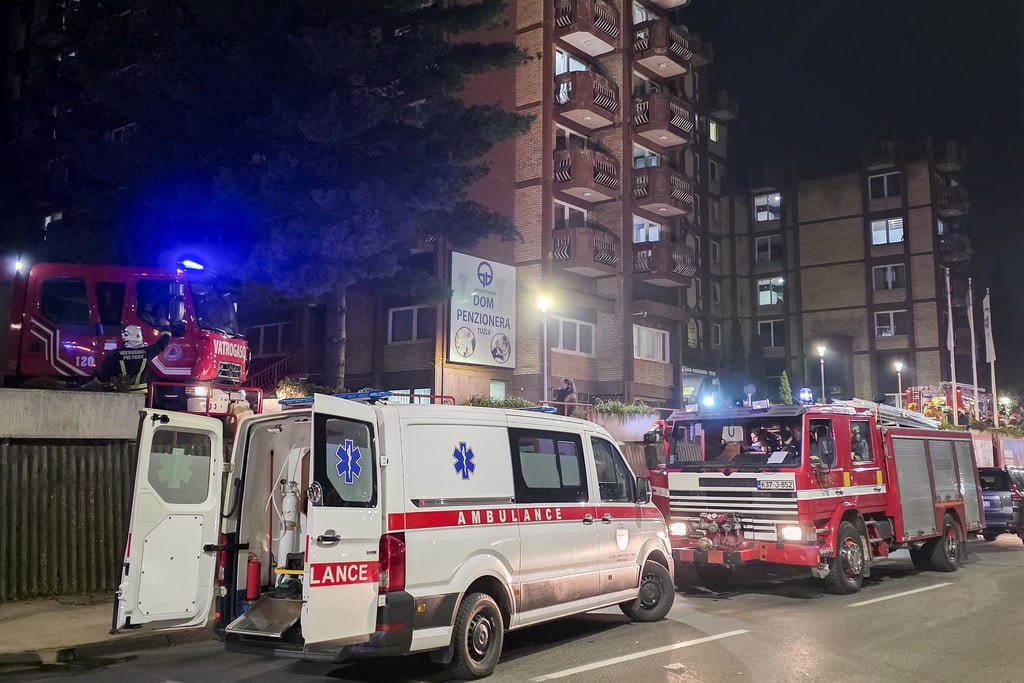 Beim Brand in einem Altenheim in der bosnischen Stadt Tuzla kamen mindestens elf Menschen ums Leben.