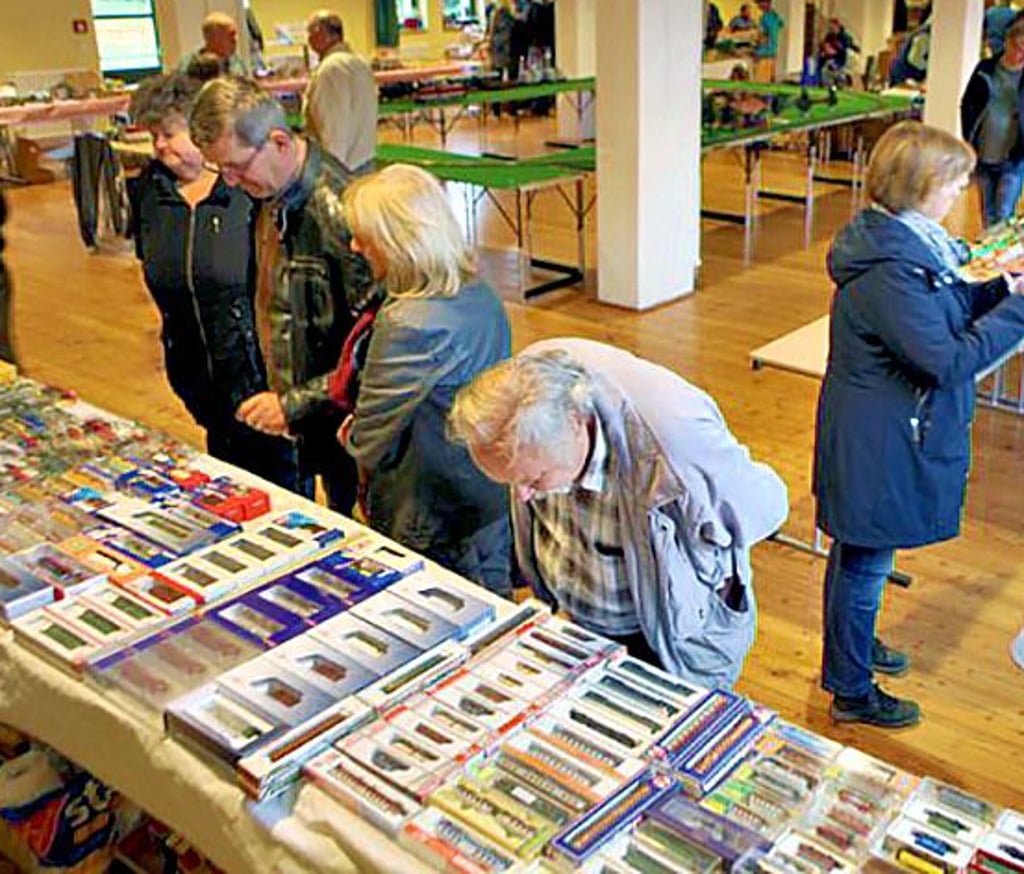Händler und Sammler in der Scheune in Mößlitz