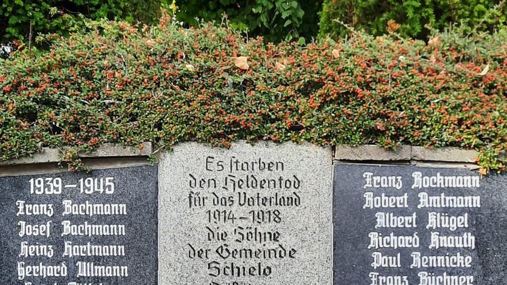 Erstrahlt wieder in neuem Glanz: das Ehrenmal am Hutberg in Schielo. 