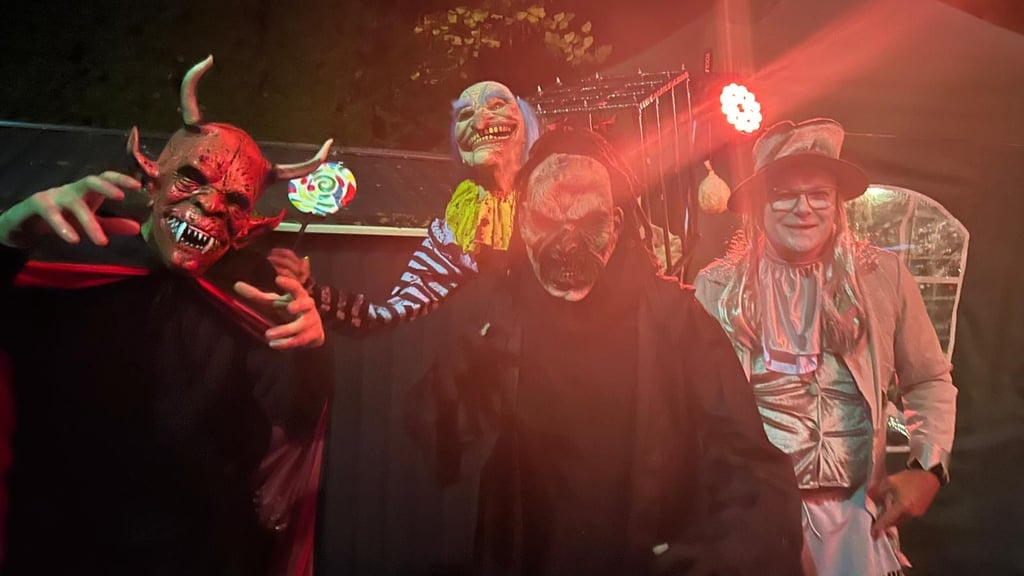 Gruslige Gestalten erwarten Kinder und Jugendliche zur „Halloween-After-Party" in Groß Ammensleben.