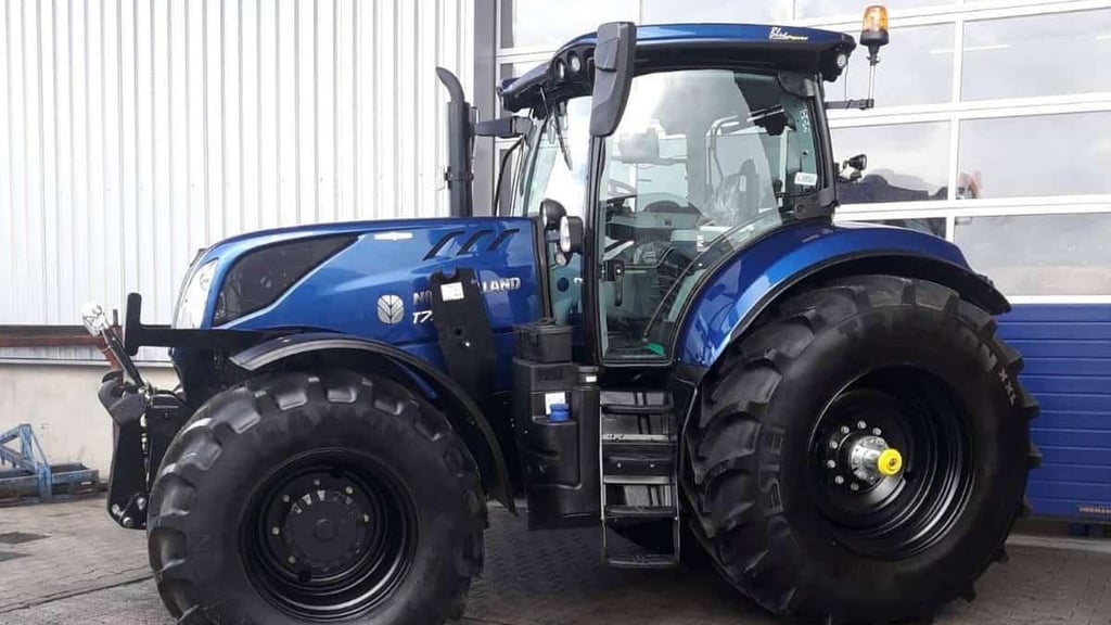 Dieser Traktor vom Brockenbauer Thielecke, in einem dreckigeren Zustand, wurde von einem Feld zwischen Königshütte und Elbingerode gestohlen. 