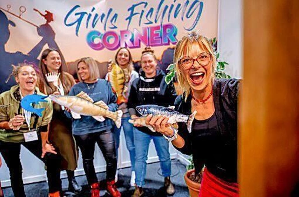 Auch Frauen haben Spaß am Angeln.