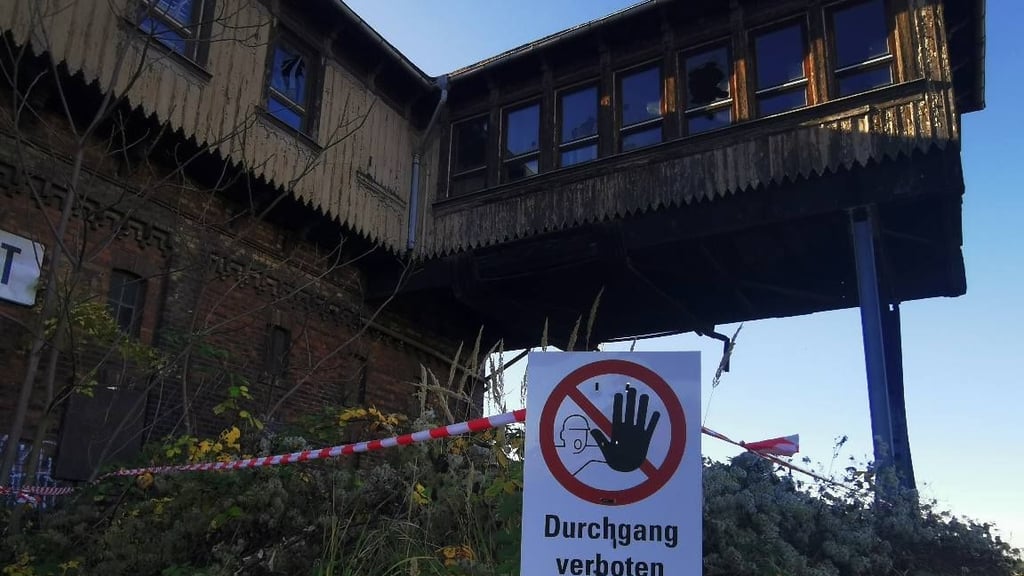 So sichert die Deutsche Bahn das verfallende Stellwerk in Halberstadt.