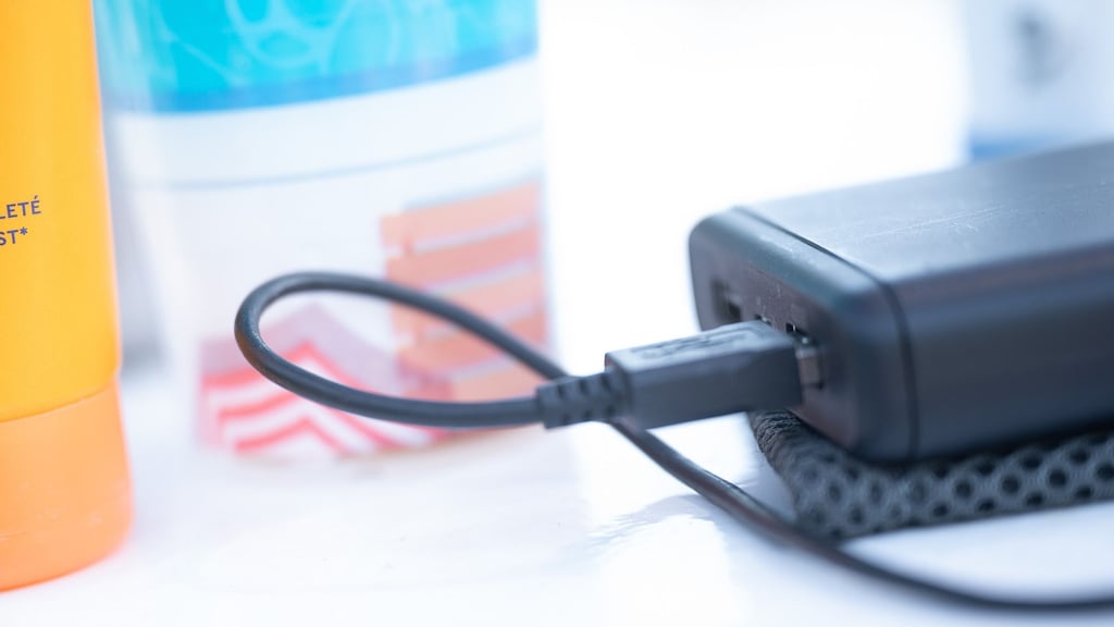 Immer mehr Fluglinien überprüfen ihre Richtlinien für den Transport von Lithium-Batterien. (Symbolbild)