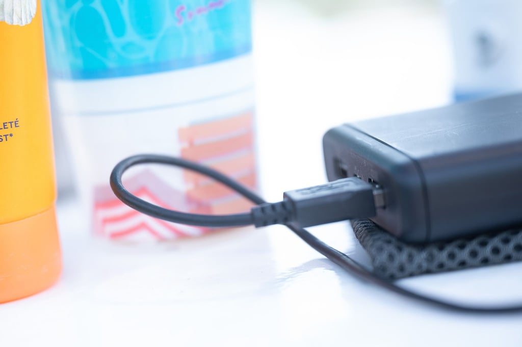 Immer mehr Fluglinien überprüfen ihre Richtlinien für den Transport von Lithium-Batterien. (Symbolbild)