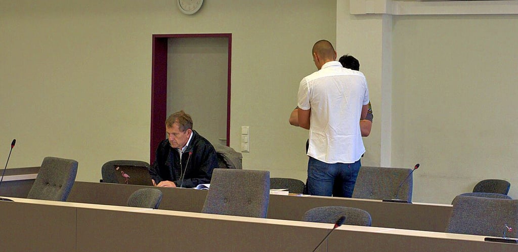 Vor der 8. Strafkammer wird eine Messerstecherei neu verhandelt.