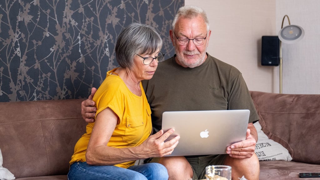 Einander absichern: Eine Risikolebensversicherung kann Partner und Familie im Ernstfall finanziell schützen. Doch was gibt es zu beachten?