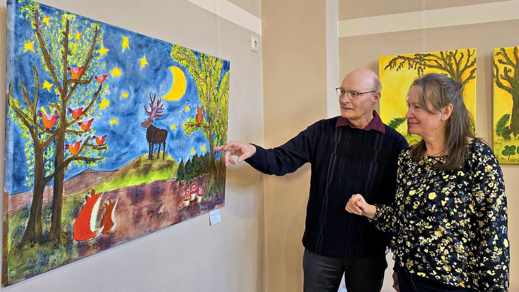 Bernhard Kurtzke hat gemeinsam mit anderen Gruppenmitgliedern unter Leitung von Heike Wolff das großformatige Bild „Abendbesuch“ geschafften.