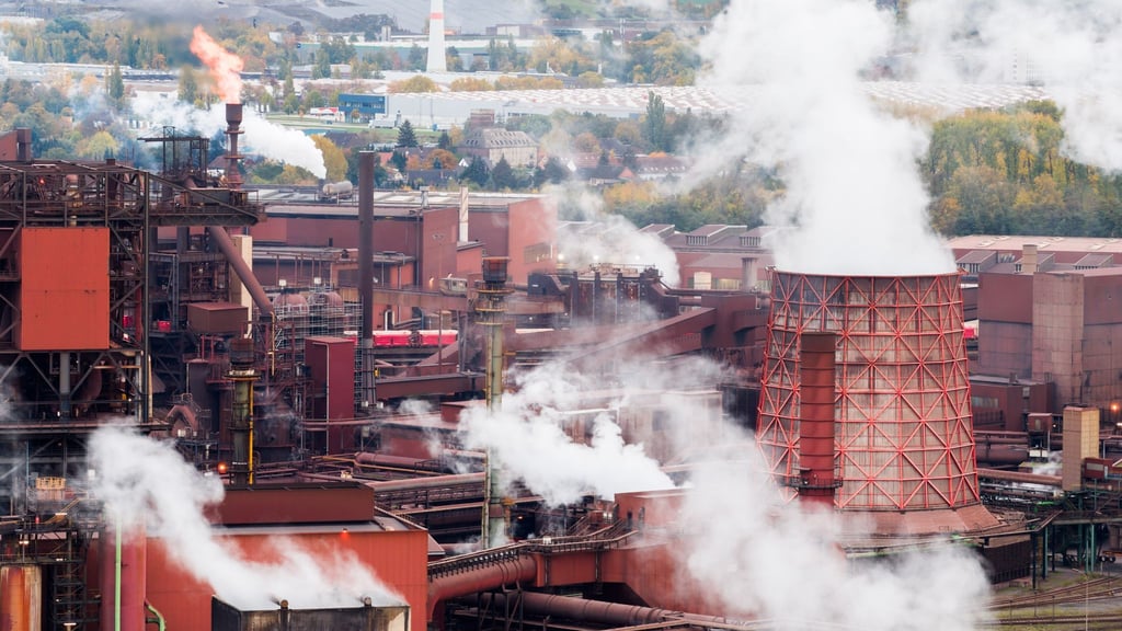 Bei einem „Stahlgipfel“ im Bundeskanzleramt wollen Politik und Wirtschaft über die Zukunft der deutschen Stahlindustrie sprechen. (Archivbild)