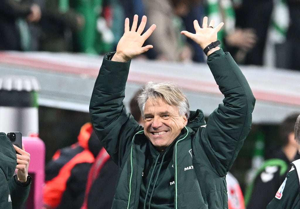 Werder-Coach Horst Steffen will auch gegen Wolfsburg jubeln. (Archivfoto)