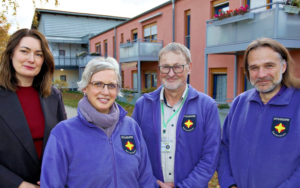 Stiftungsdirektorin Daniela Schieke (von links) mit dem Notfallseelsorgern Yvonne Wüsteneck, Johannes Lewek und Veit Kuhr.
