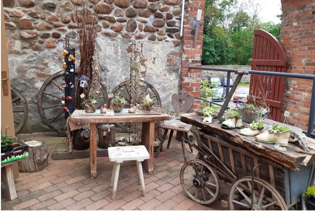 Die Kreativwerkstatt lockt wieder auf die Wasserburg.