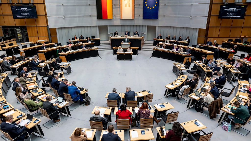 Das Berliner Abgeordnetenhaus beriet über den Gesetzentwurf des Bündnisses „Berlin autofrei“.