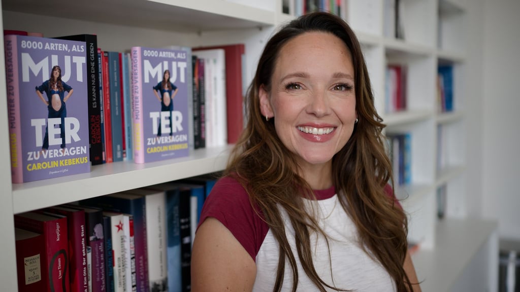 Carolin Kebekus hat ein Buch darüber geschrieben, wie leicht man als Mutter versagen kann - und wie unterhaltsam das Leben mit Kind sein kann. (Archivbild)