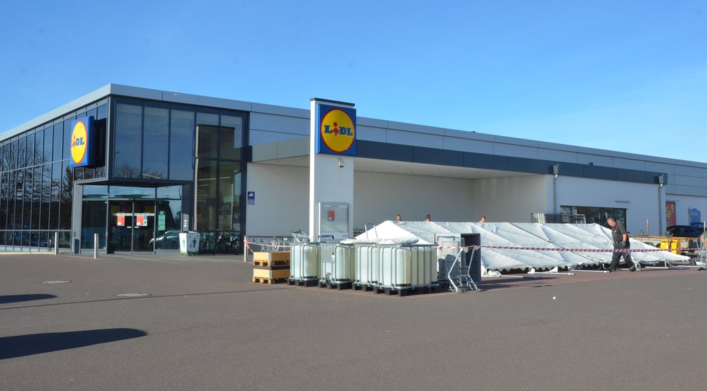 Die Lidl-Filiale in Oschersleben ist für rund zwei Wochen geschlossen. Der Discounter wird bis Mitte November 2025 umgebaut. 
