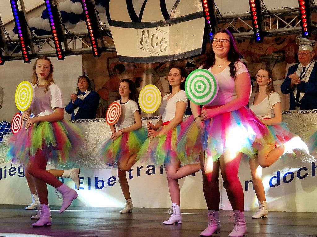 Auch in diesem Jahr plant der Niegripper Carneval Club ein buntes Programm auf die Bühne im Festzelt zu bringen.