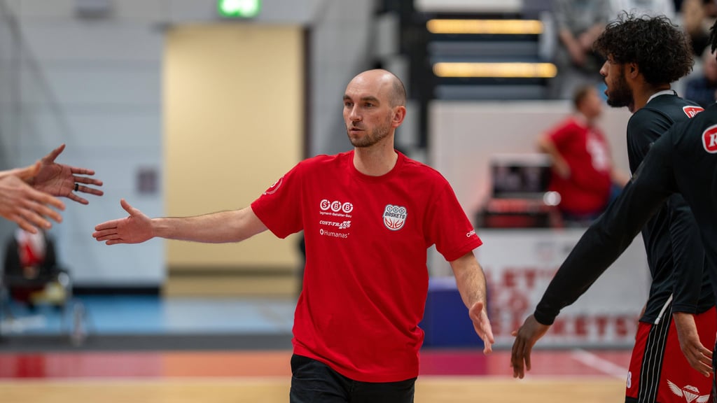 Eiko Potthast und seine Akteure wollen im November möglichst häufig ganz wertvolle Zähler für die SBB Baskets holen.