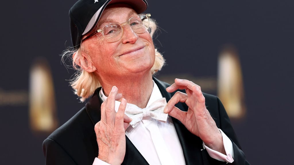 Auch in seiner Kunst kann Otto Waalkes nicht auf Humor verzichten: Im Dresdner Taschenbergpalais zeigt der Ostfriese ab Mitte November seine Bilder. (Archivbild)