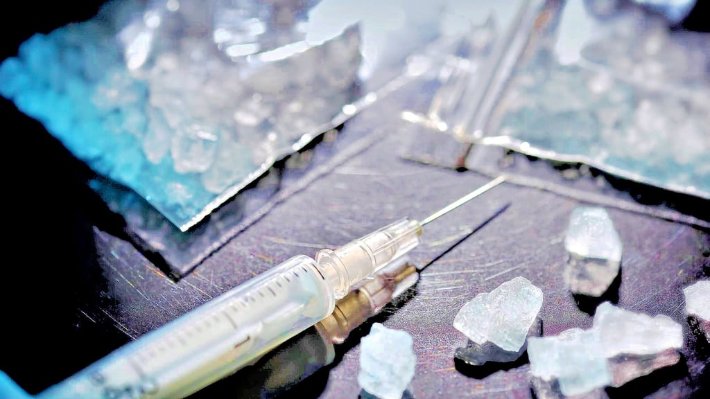 Ein 28-Jähriger muss sich seit Freitagmorgen vor dem Landgericht Halle wegen dem mutmaßlichen Handel mit Crystal Meth verantworten.