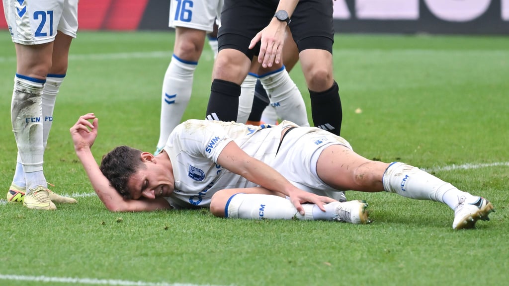 Tobias Müller verletzte sich beim Spiel zwischen dem 1. FC Magdeburg und dem VfL Bochum. Er wird lange ausfallen, wie auch seine Abwehrkollegen.