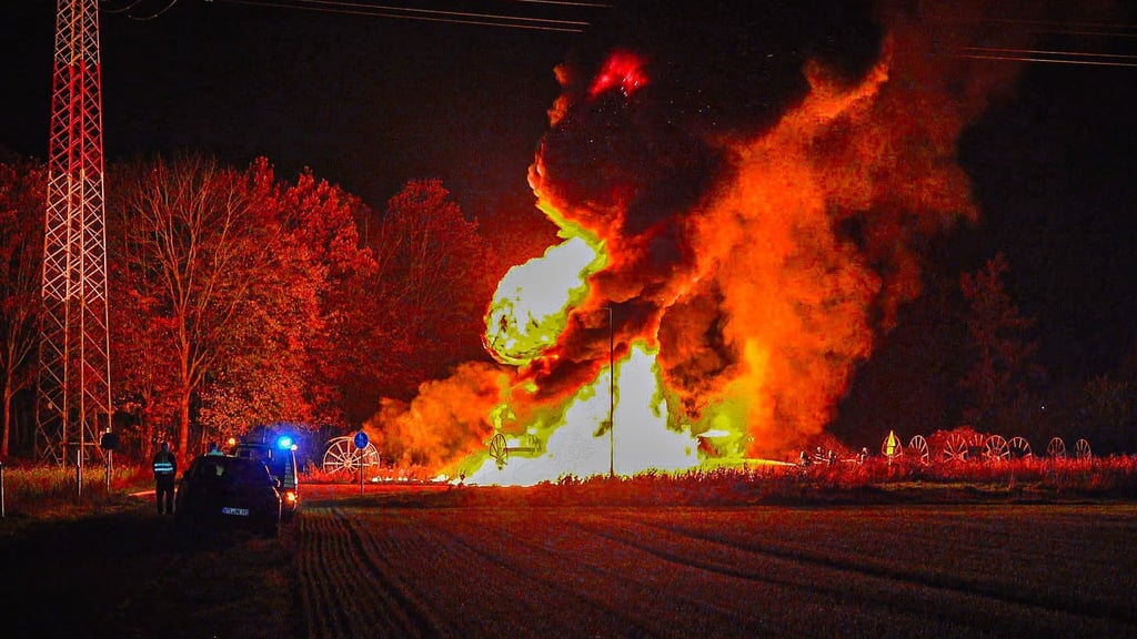 Die Polizei ermittelt nun zur Brandursache.