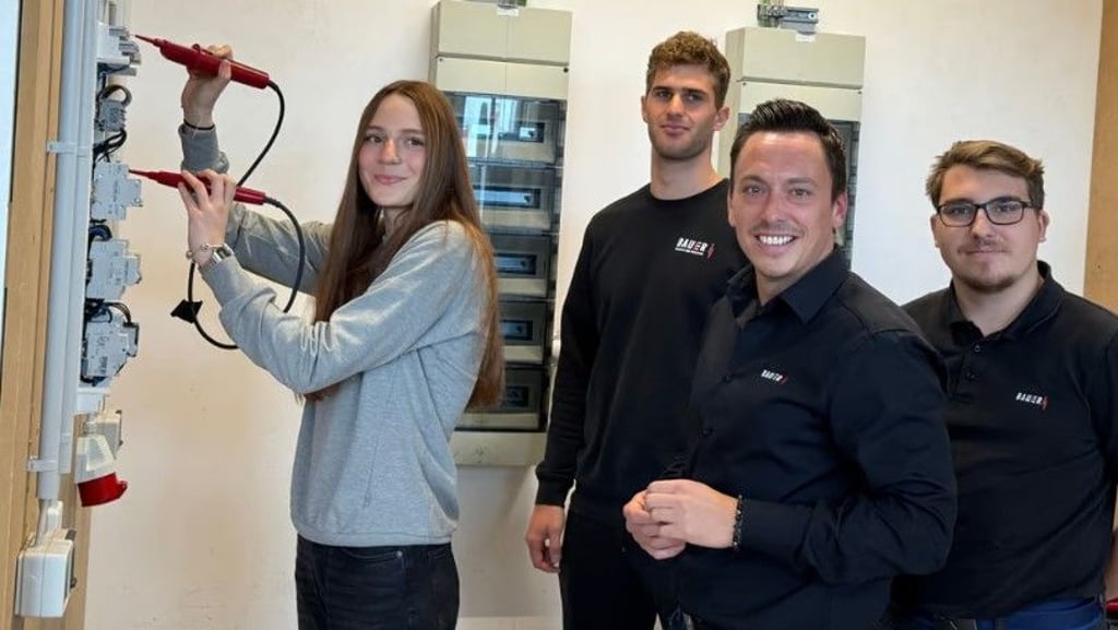 Die 17-jährige Charlotte Boeger (links) ist die einzige Frau in ihrer Ausbildungsgruppe.