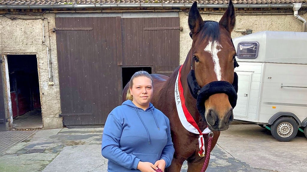 Alina Kwiatkowski mit der Stute Camira Sun