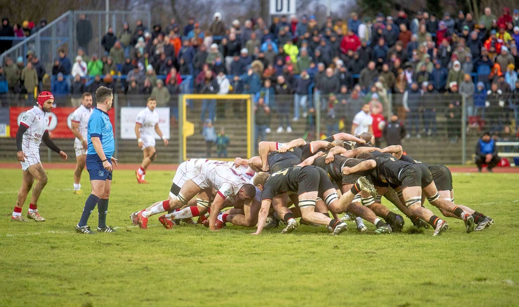 Im Gedränge stemmte sich die deutsche Mannschaft 2024  (in schwarz) gegen die Europameister aus Georgien.