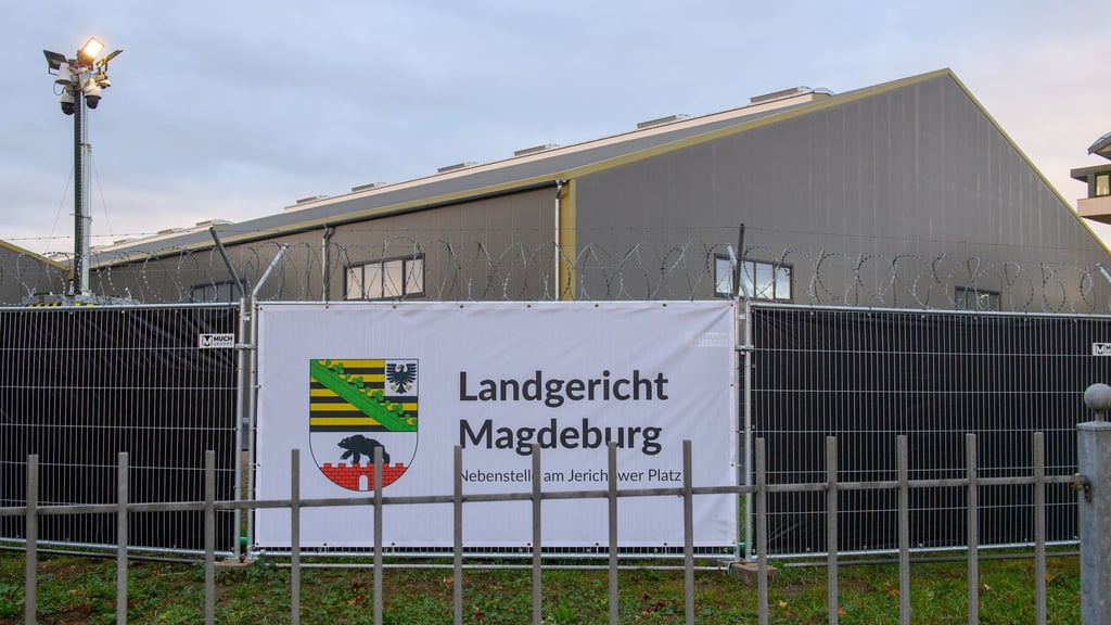 Knapp ein Jahr nach dem Anschlag auf den Weihnachtsmarkt in Magdeburg beginnt am 10. November der Prozess in einem eigens dafür errichteten Gebäude.