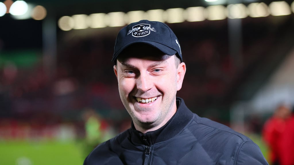 Macht seinen Job gerade mit einem breiten Lächeln: Ole Werner.