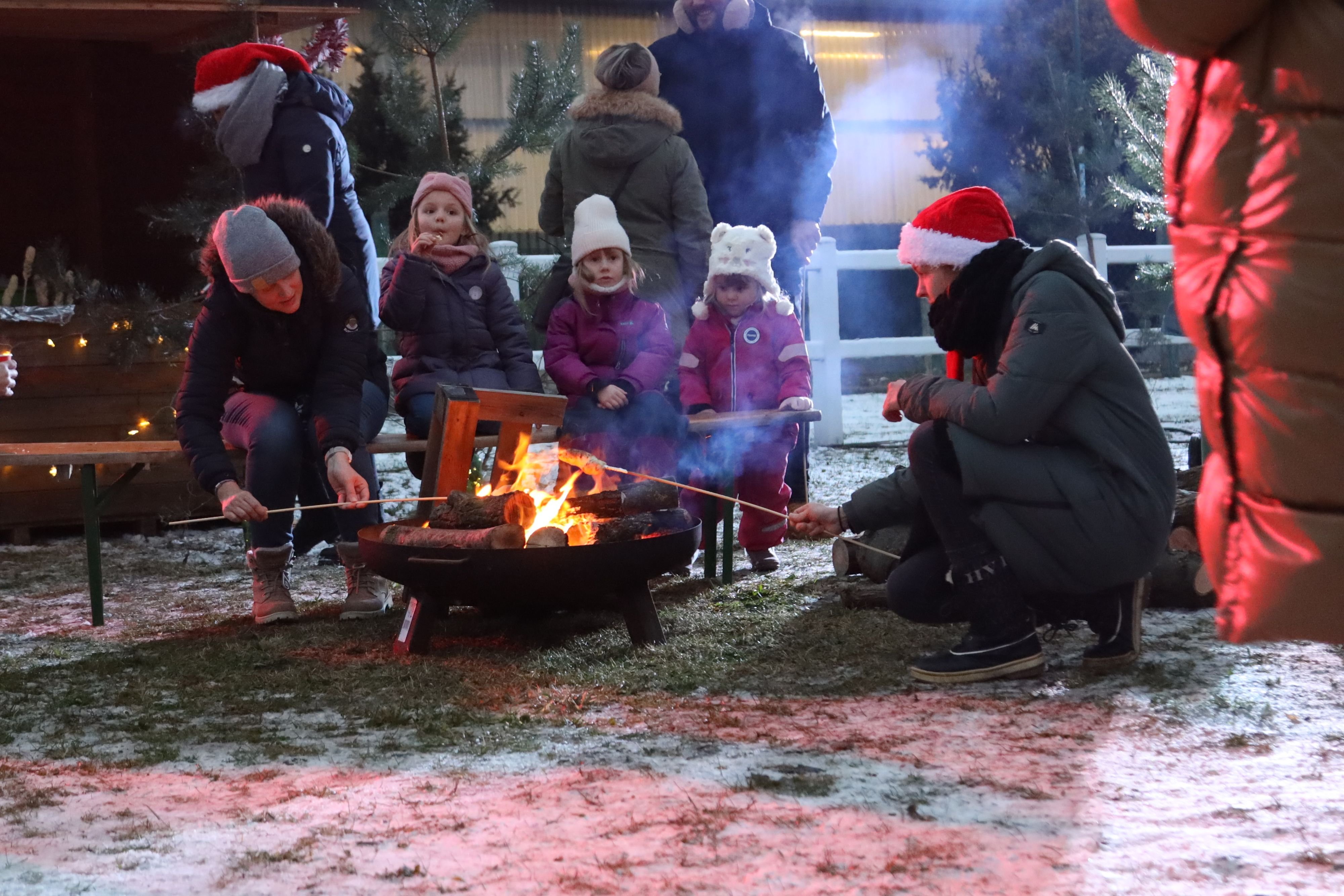 Adventsmarkt bei Magdeburg: Barleber Vereine locken mit Nostalgie und Vielfalt