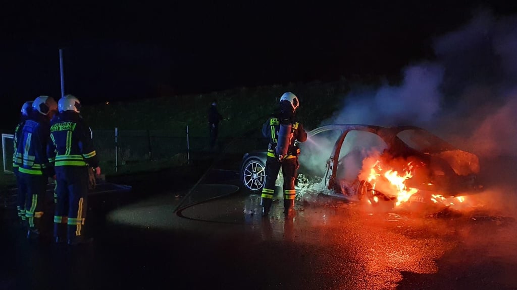 Brennendes Auto