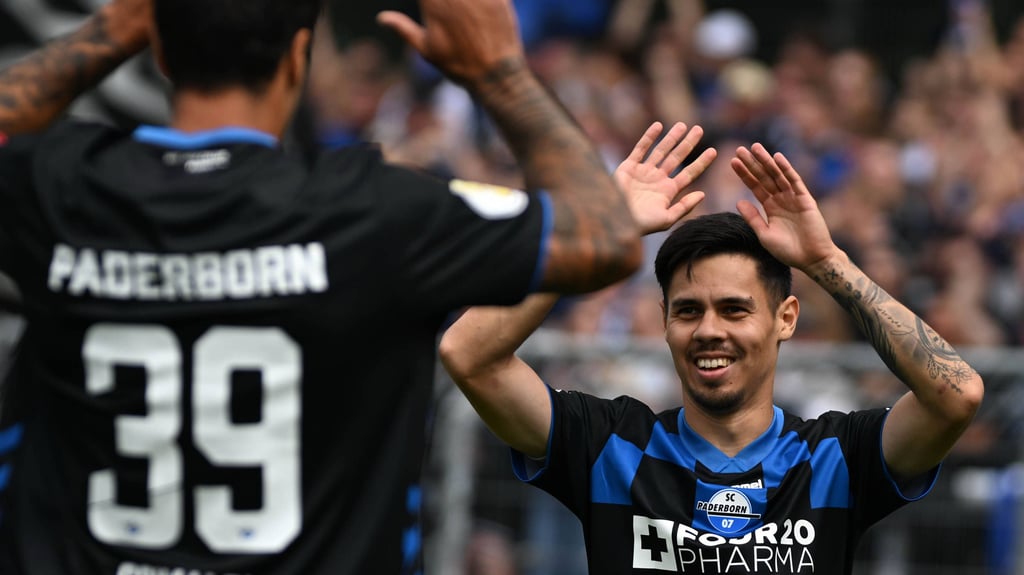 Raphael Obermair und die anderen Spieler des SC Paderborn können in dieser Saison bis dato nahezu wöchentlich über Erfolge jubeln.