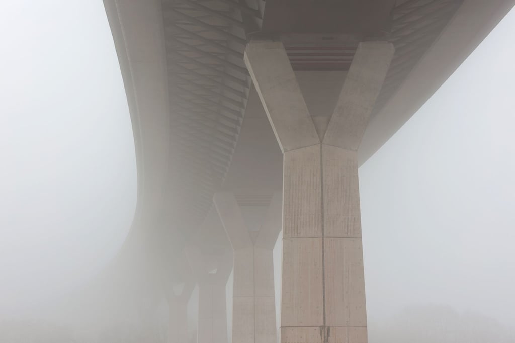 Nach einem sonnigen Freitag legt sich am Wochenende dichter Nebel über Sachsen-Anhalt. (Archivbild)