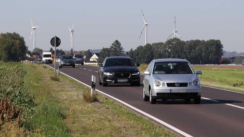 Entlang der Landesstraße 48 zwischen Barleben und Ebendorf soll nun doch ein Radweg gebaut werden. 