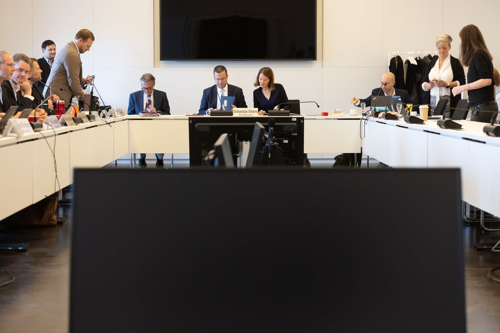 Der Untersuchungsausschuss zur Stiftung Klima- und Umweltschutz MV hat erneut frühere Bundespolitiker als Zeugen geladen. (Archivbild)