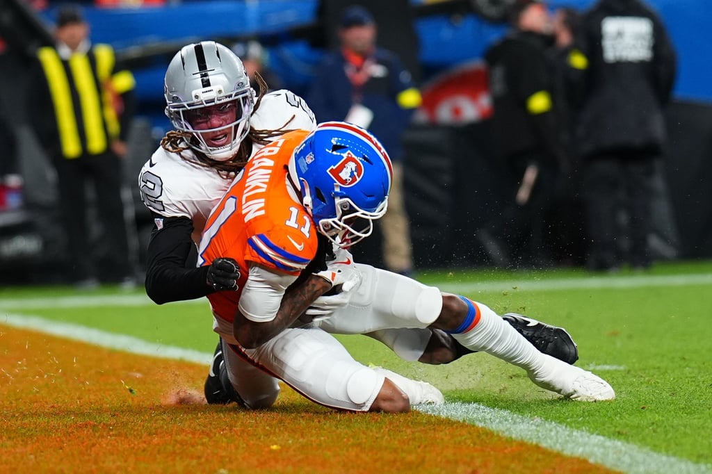 Troy Franklin (vorne) fing den einzigen Touchdown der Broncos.