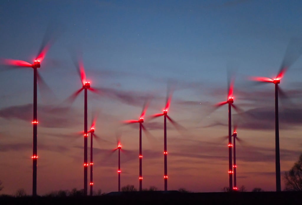 Positionlichter eines Windparks. 