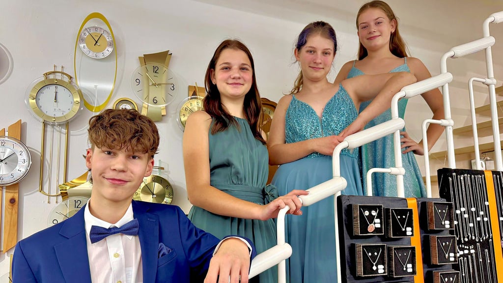 Kilian Schulze, Emily Gedenk, Lina Simon und Melina Kettner (von links) gehören  zu den Models,  die  am  Samstag  über den Laufsteg  gehen.  