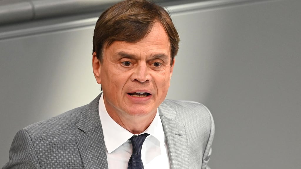 Weist Kritik aus der Union an der geplanten Russlandreise mehrerer AfD-Politiker zurück: AfD-Spitzenpolitiker Bernd Baumann.