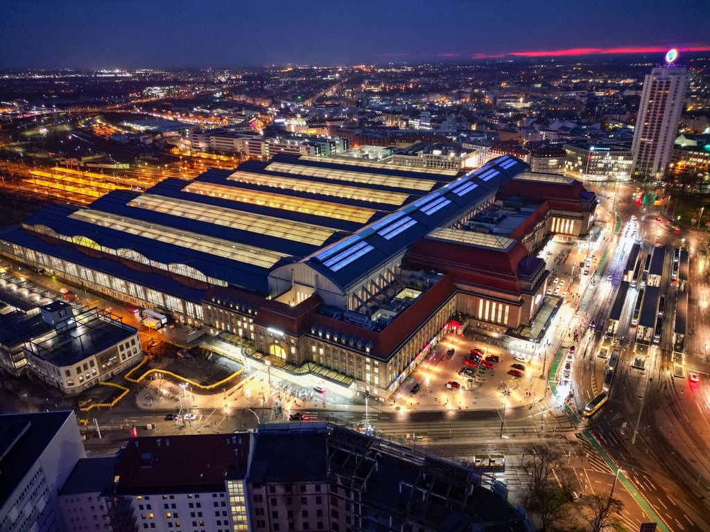 Am Leipziger Hauptbahnhof gilt an Wochenenden ein Verbot von Messern. (Archivbild)