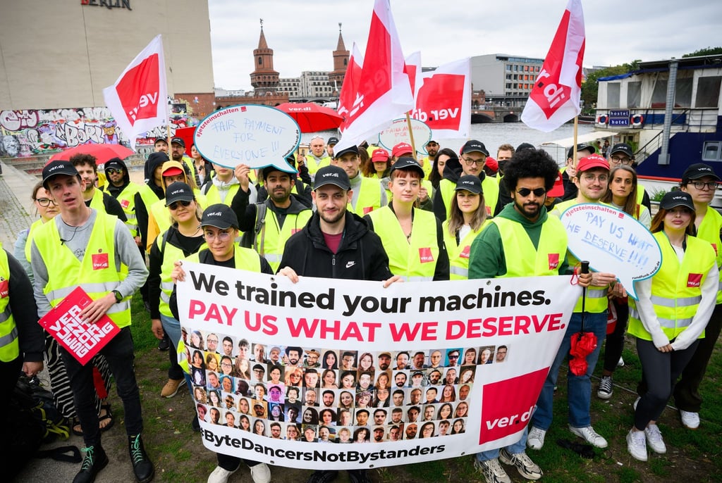 Immer wieder haben in den vergangenen Monaten Tiktok-Beschäftigte in Berlin gegen den geplanten Stellenabbau demonstriert. (Archivbild)