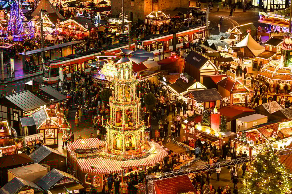 Alle Jahre wieder weihnachtet es in Halles Innenstadt. Und bald öffnet auch der Weihnachtsmarkt wieder seine Pforten für Besucher aus na und fern.